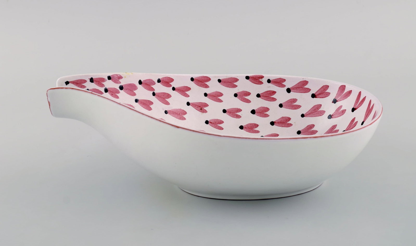 Stig Lindberg (1916-1982) for Gustavsberg Studiohand. Bowl in hand-painted glazed stoneware. - 2