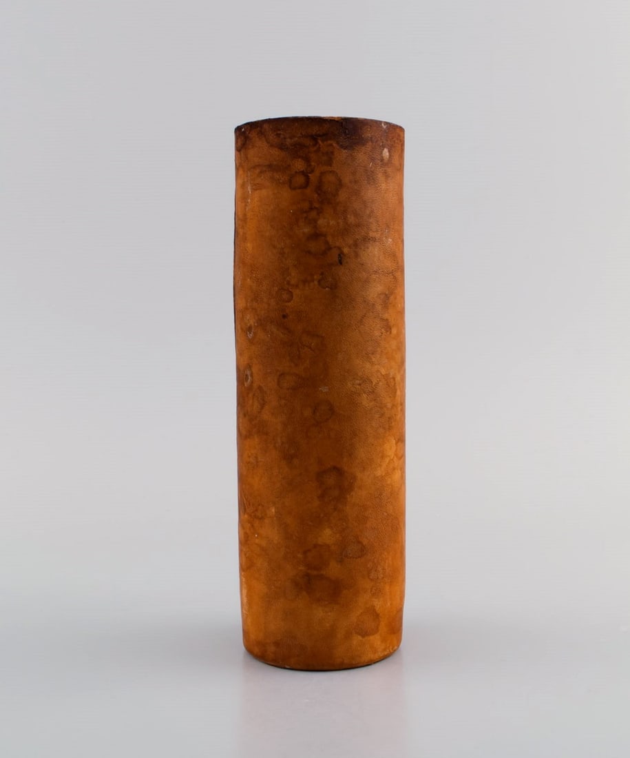 Fidia, italy. Vase in leather covered ceramics with hand-painted rat. 1960s. - 4