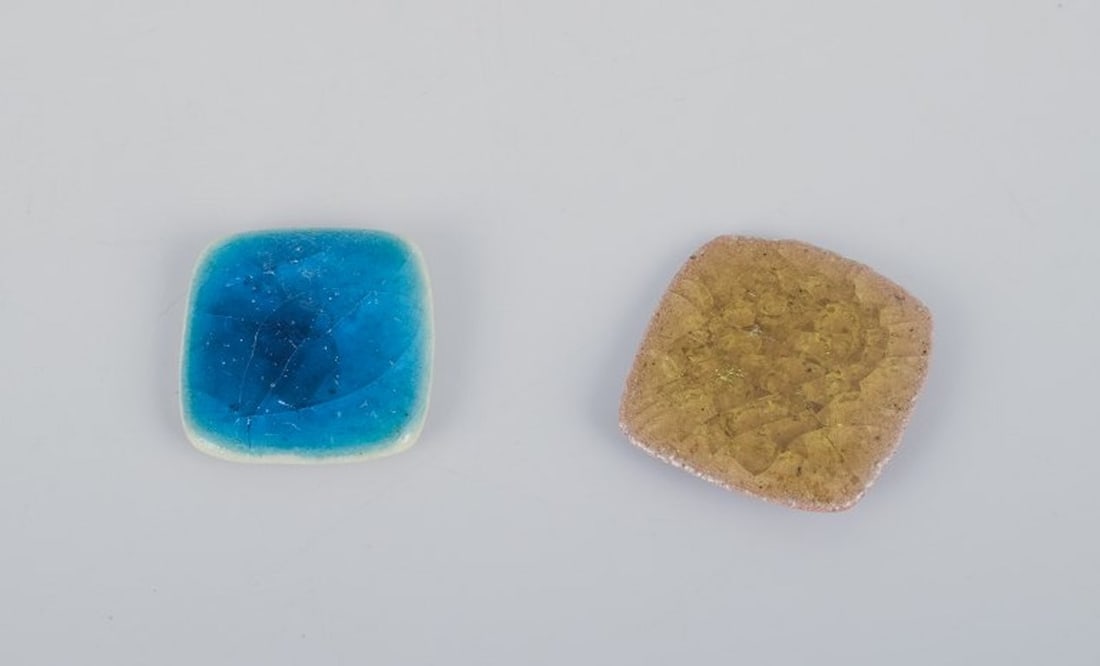Ole Bjorn Kruger, Danish sculptor and ceramicist. Eight unique brooches in glazed stoneware in - 2