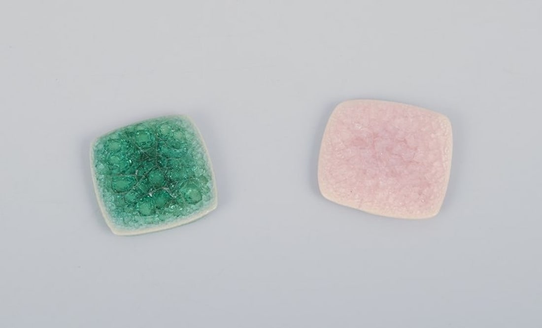 Ole Bjorn Kruger, Danish sculptor and ceramicist. Eight unique brooches in glazed stoneware in - 3
