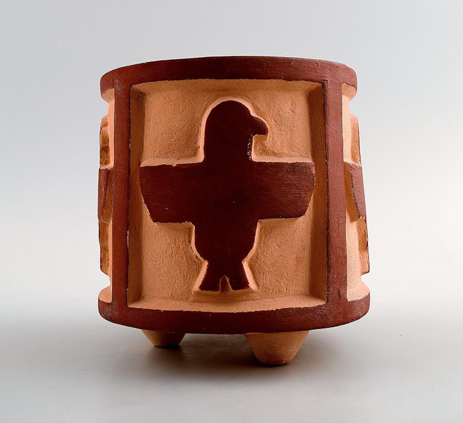 Presumably Wilhelm Kage (1889-1960) for Farsta. Sweden, app. 1930. Unique vase in unglazed art: Presumably Wilhelm Kage (1889-1960) for Farsta. Sweden, app. 1930. Unique vase in unglazed art pottery, decorated with a bird in brown glaze. Unstamped. in very good condition. Measures 9 cm. x 9 cm.;