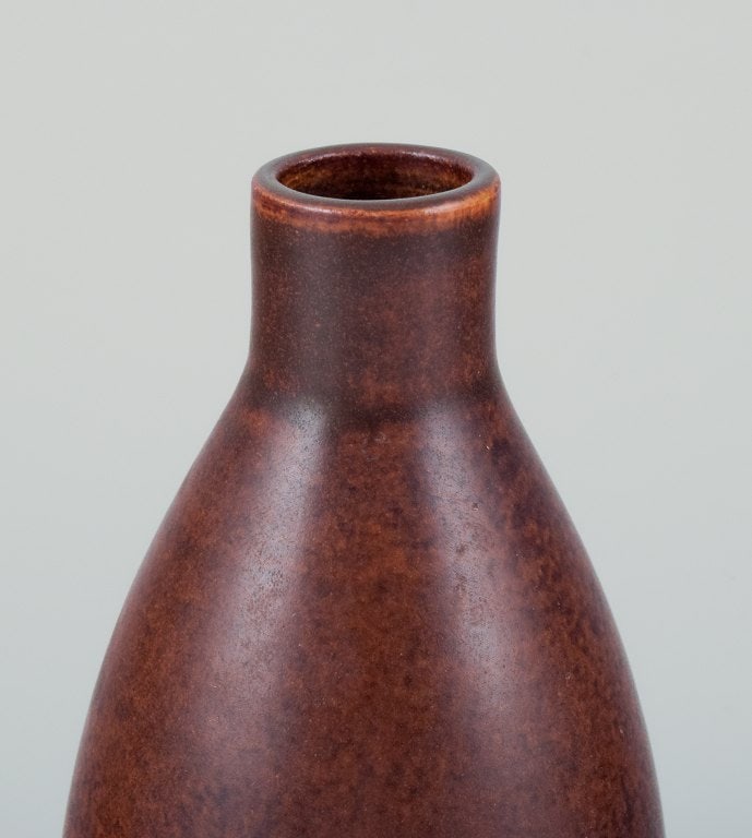 ingrid and Erich Triller, Sweden. Unique ceramic vase decorated with brown-toned glaze. - 3