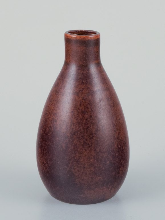 ingrid and Erich Triller, Sweden. Unique ceramic vase decorated with brown-toned glaze. - 4