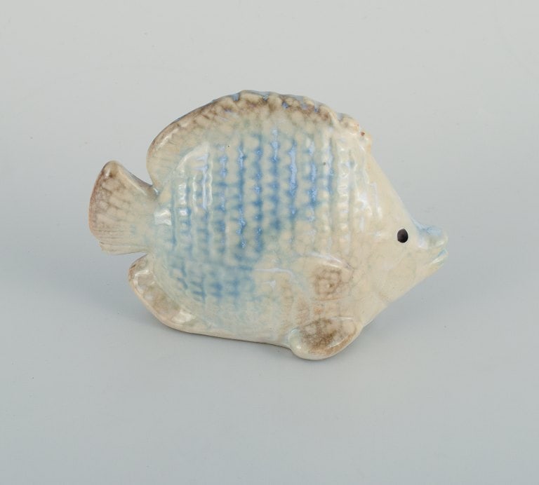 A collection of French ceramic fish. Figures, dish and small pan. France 1960/70s. - 6