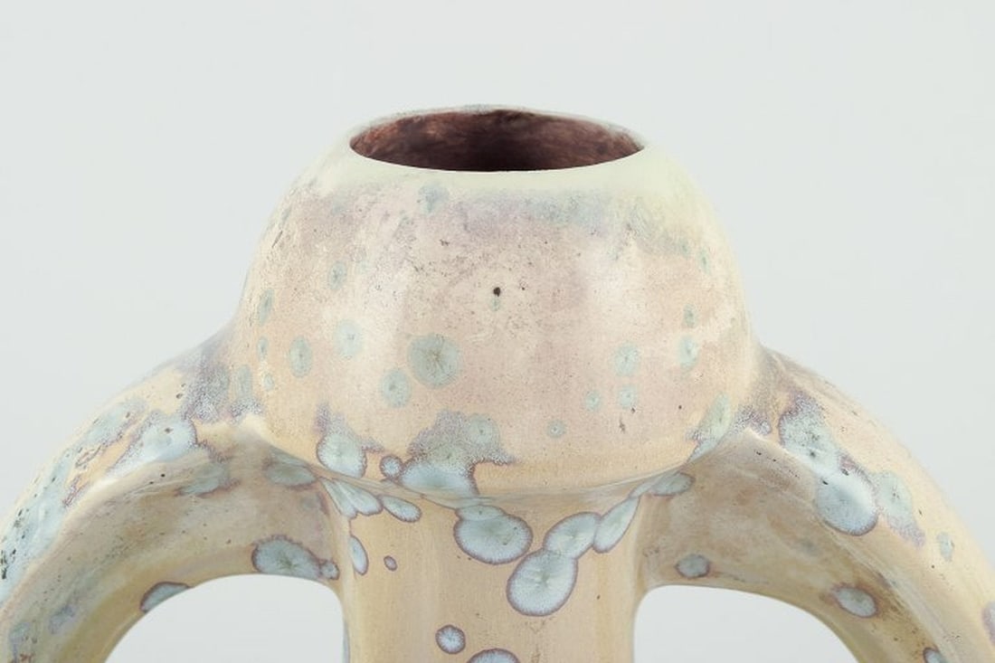 Desvres Fourmaintraux Delassus, France. Art Nouveau ceramic vase with handles. Circa 1930s. - 2