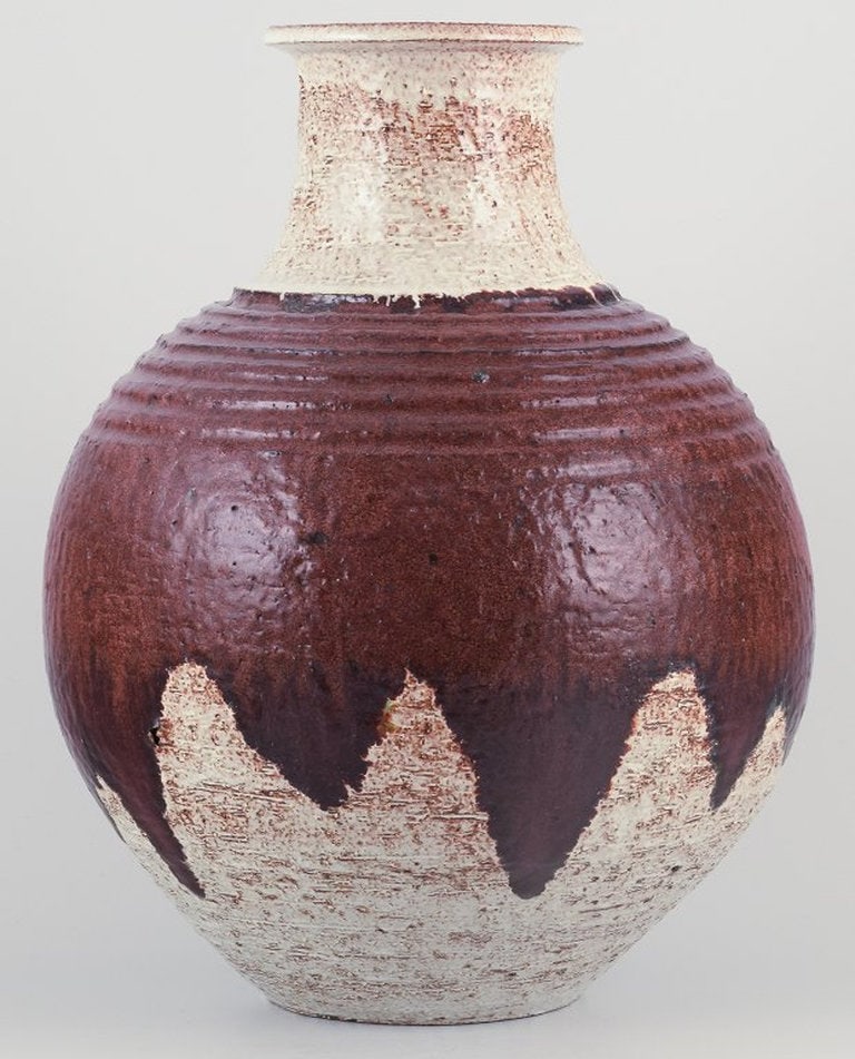 European studio ceramicist. Unique floor vase in ceramic. 1960s/70s. - 5