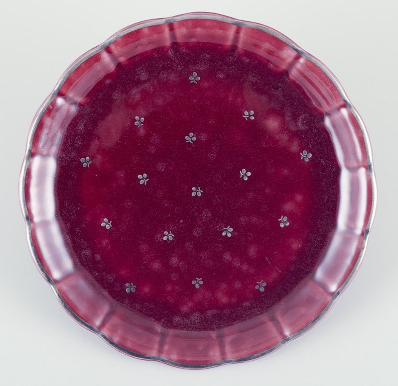 Wilhelm Kage for Gustavsberg, Sweden. A pair of 'Argenta' ceramic dishes with rare bordeaux glaze. - 2
