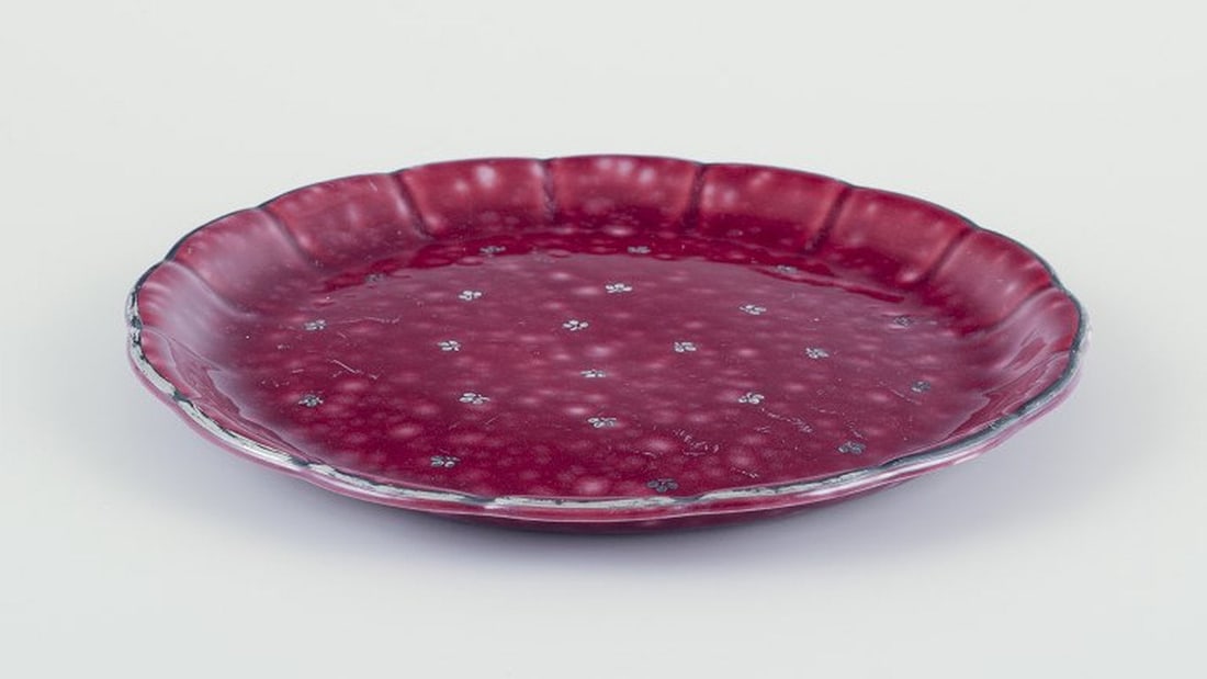 Wilhelm Kage for Gustavsberg, Sweden. A pair of 'Argenta' ceramic dishes with rare bordeaux glaze. - 5