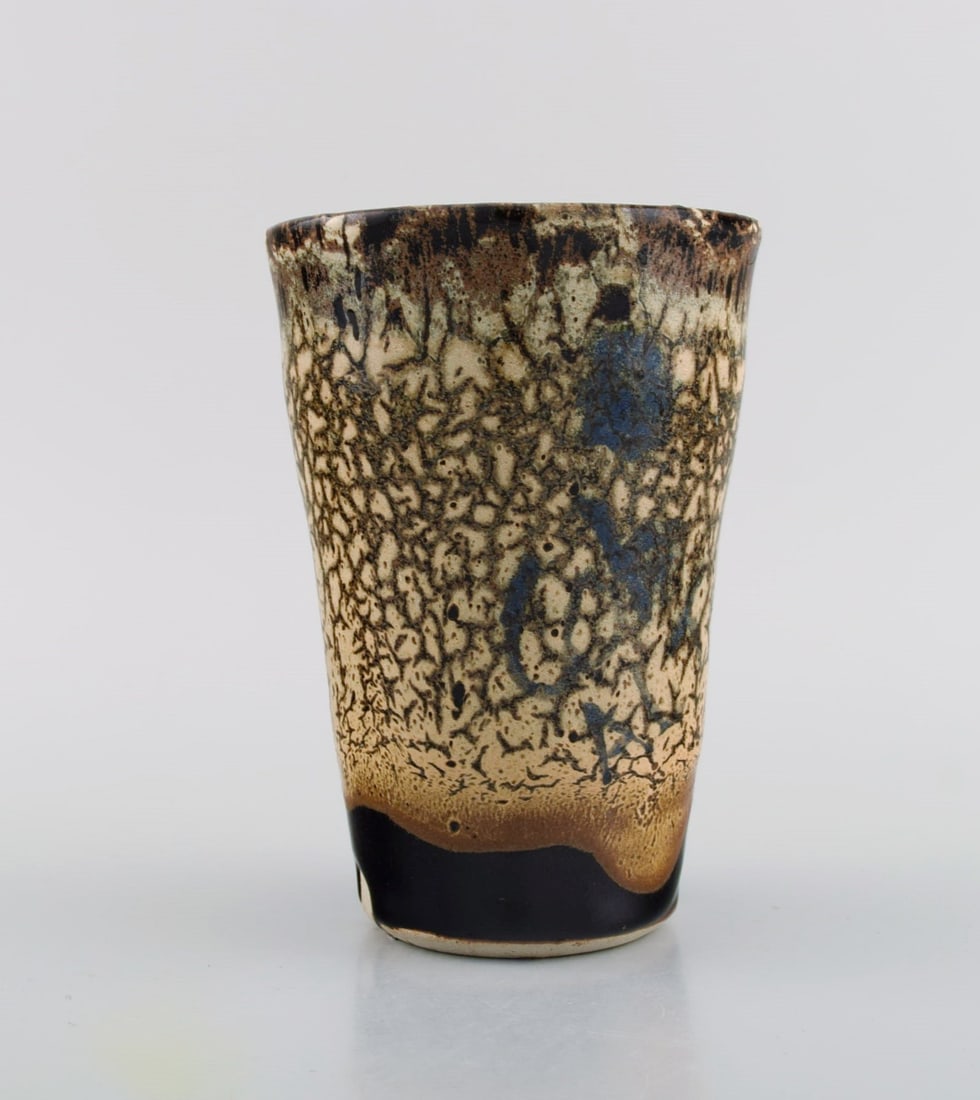 isabelle Dacourt, France. Unique vase in glazed stoneware. Beautiful crackled glaze in cream and - 2