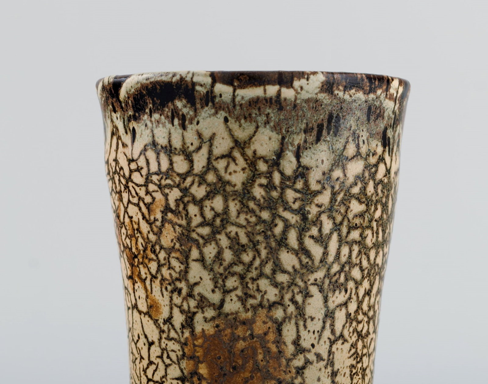 isabelle Dacourt, France. Unique vase in glazed stoneware. Beautiful crackled glaze in cream and - 5