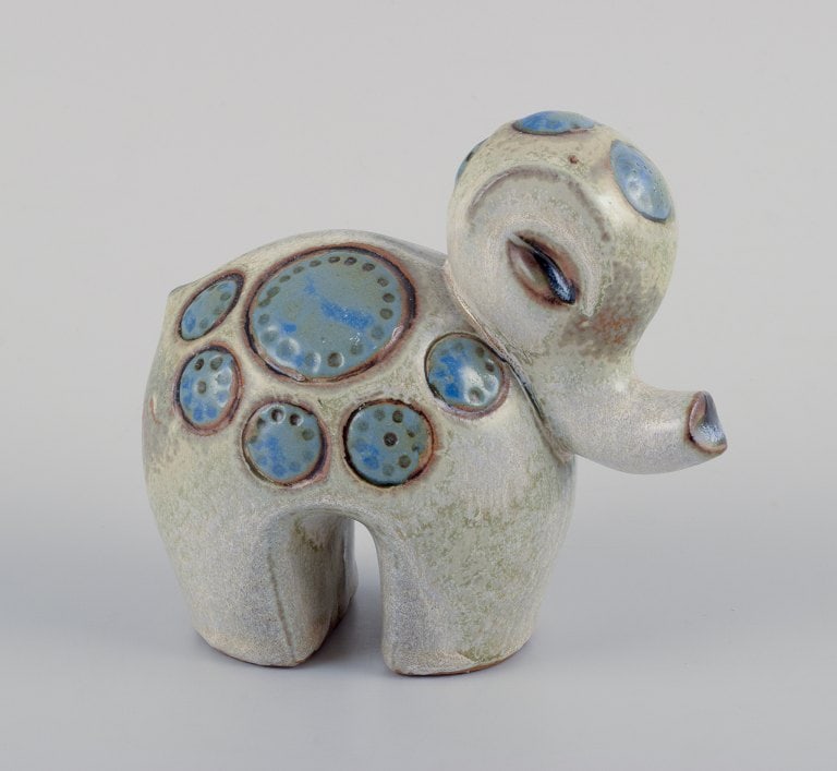 Britt-Louise Sundell for Gustavsberg. Ringo 1 baby elephant in glazed ceramics. - 2