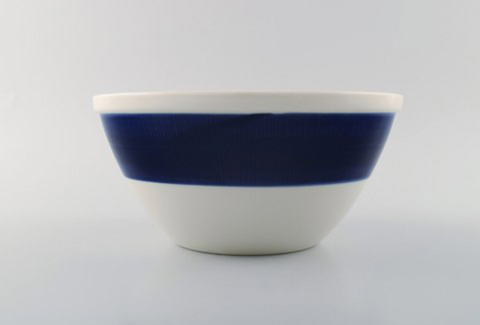 Hertha Bengtsson (1917-1993) for Rorstrand. Set of 3 "Koka" bowls, service in glazed stoneware. - 3