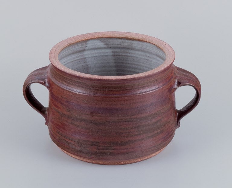 Mogens Nielsen, Nysted, Denmark, colossal handmade lidded jar in ceramic with glaze in brown tones. - 4