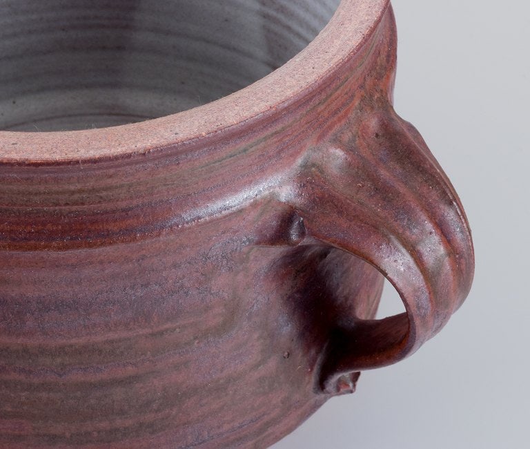 Mogens Nielsen, Nysted, Denmark, colossal handmade lidded jar in ceramic with glaze in brown tones. - 5