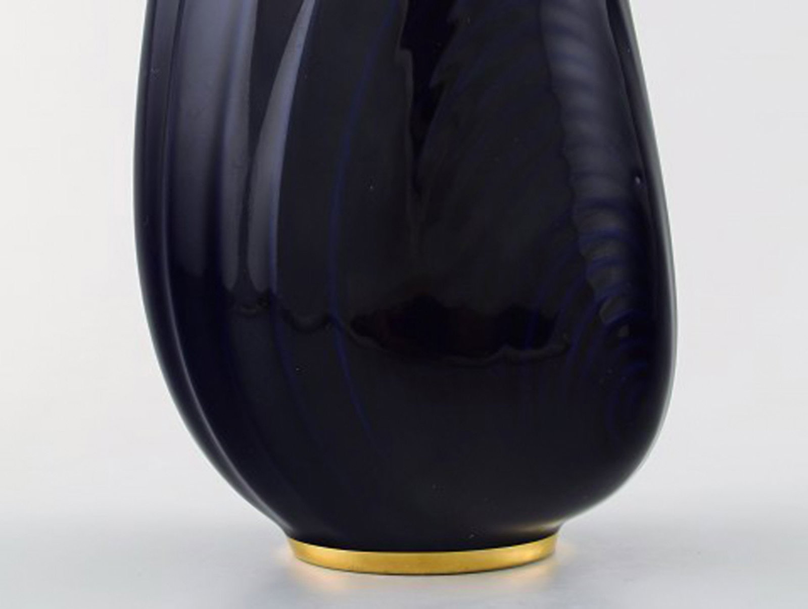 Upsala-Ekeby / Karlskrona. Ceramic Vase, navy blue glaze with gold decoration at the bottom. - 5