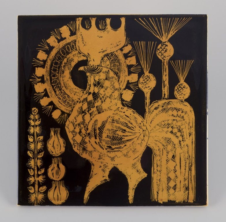Olle Alberius for Rorstrand, Sweden. Wall relief in ceramic. 1970s.: Olle Alberius for Rorstrand, Sweden. Wall relief in ceramic. Rooster motif. Ochre-yellow glaze on a brown background. 1970s. With wall hanging. Marked. Perfect condition. Dimensions: W 29.5 cm x H