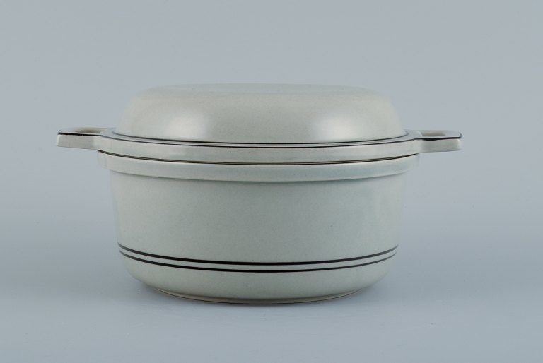Jens Harald Quistgaard for Bing & Grondahl, Colombia lidded tureen. - 2