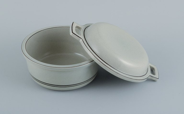 Jens Harald Quistgaard for Bing & Grondahl, Colombia lidded tureen. - 4
