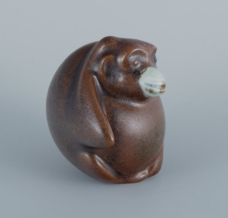 Gosta Grahs for Rorstrand (active 1982-1986), monkey in ceramic. Glaze in shades of brown. - 2