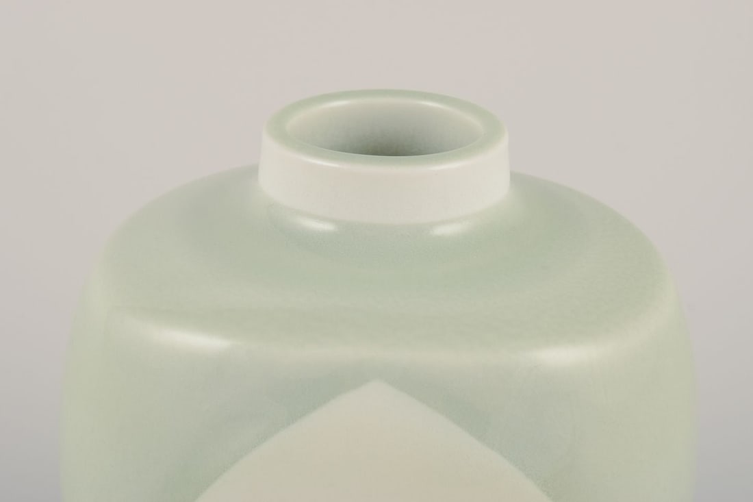 Nils Thorsson for Royal Copenhagen. Rare ceramic vase in celadon glaze. 1930s/40s. - 6
