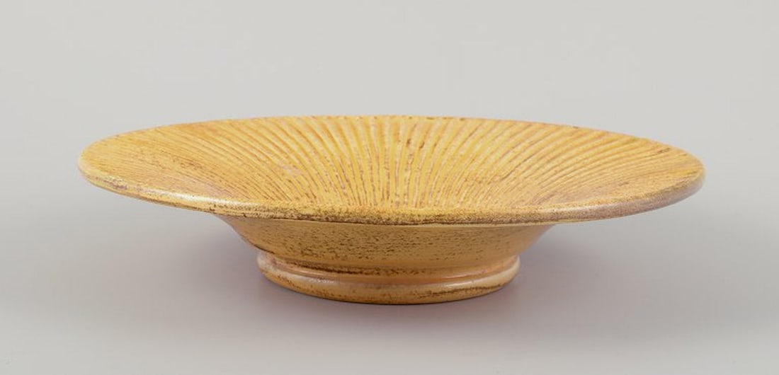 Svend Hammershoi for Kahler, Denmark. Large ceramic bowl. Uranium glaze. Approximately 1920/30s. - 2
