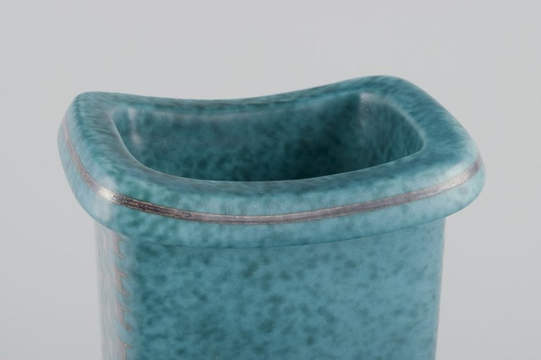 Wilhelm Kage for Gustavsberg, Sweden. Tall square Art Deco ceramic vase on feet. Mid 20th century. - 4