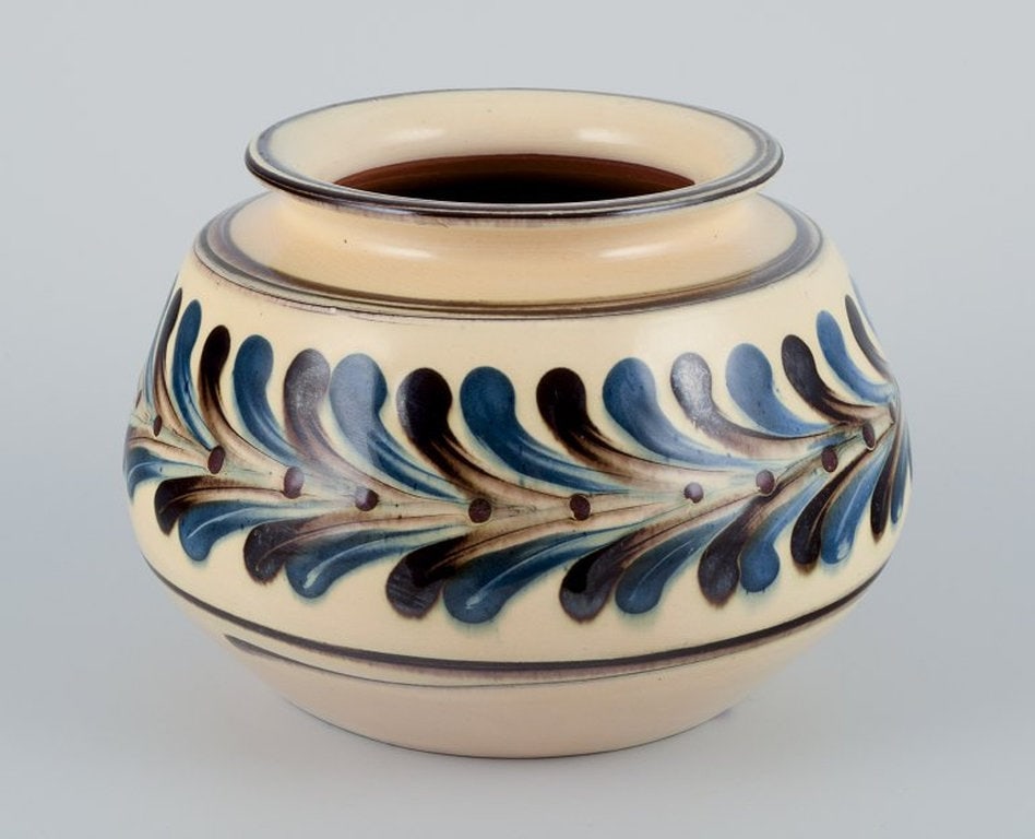 Kahler, Denmark. Ceramic vase. Cow horn technique. Circa 1930s. - 2