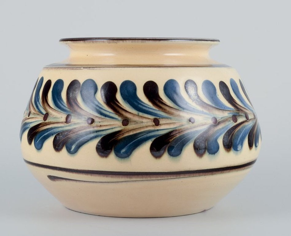 Kahler, Denmark. Ceramic vase. Cow horn technique. Circa 1930s. - 3