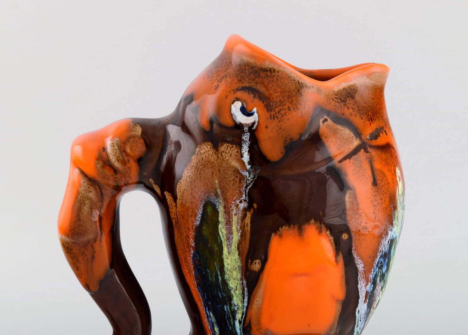 Belgian studio ceramicist. Retro jug in glazed ceramisc shaped like a fish. Beautiful glaze in brown - 4