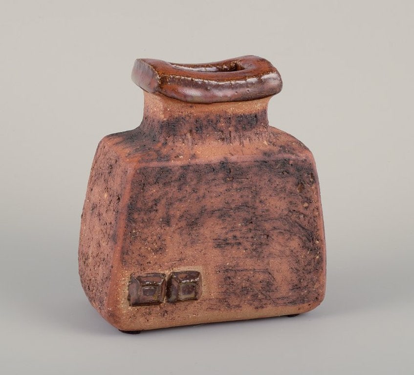 Curt Magnus Addin, Swedish ceramist. Own studio. Unique ceramic vase in a modernist style. Chamotte (1 of 7)