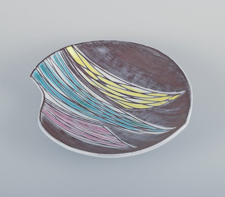 Mari Simmulson for Upsala Ekeby, Sweden, ceramic bowl in modernist style with abstract motif. (1 of 9)