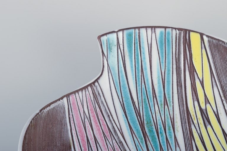 Mari Simmulson for Upsala Ekeby, Sweden, ceramic bowl in modernist style with abstract motif. - 5