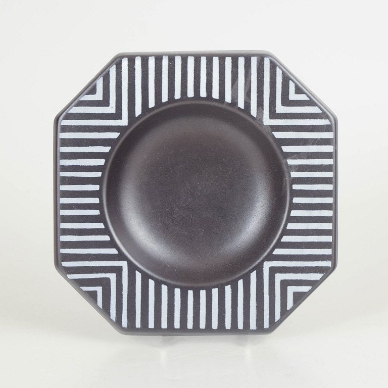 Mari Simmulson for Upsala Ekeby, Sweden. Stoneware dish with a graphic black and white decoration.: Mari Simmulson for Upsala Ekeby, dish. Decorative octagonal stoneware dish with a graphic black and white decoration featuring striped sections and geometric pattern. Model 4254. Origin: Sweden. Desig