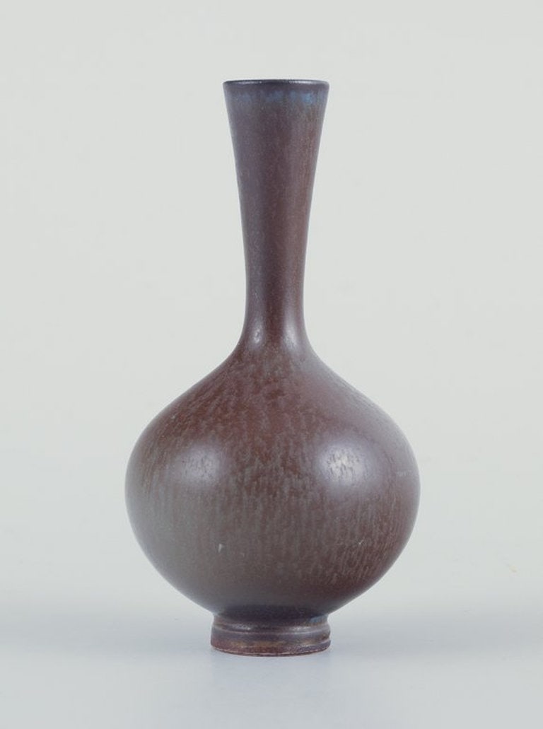Berndt Friberg for Gustavsberg Studiohand, Sweden. Studiohand miniature vase in ceramic. Circa - 2