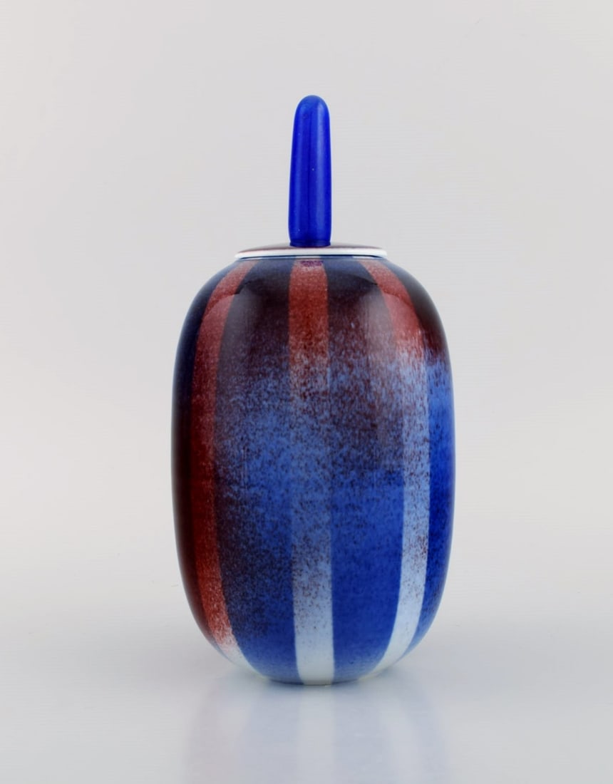 Suzanne ohlén for Rorstrand. Lidded jar in glazed stoneware. Beautiful glaze in shades of blue and - 2