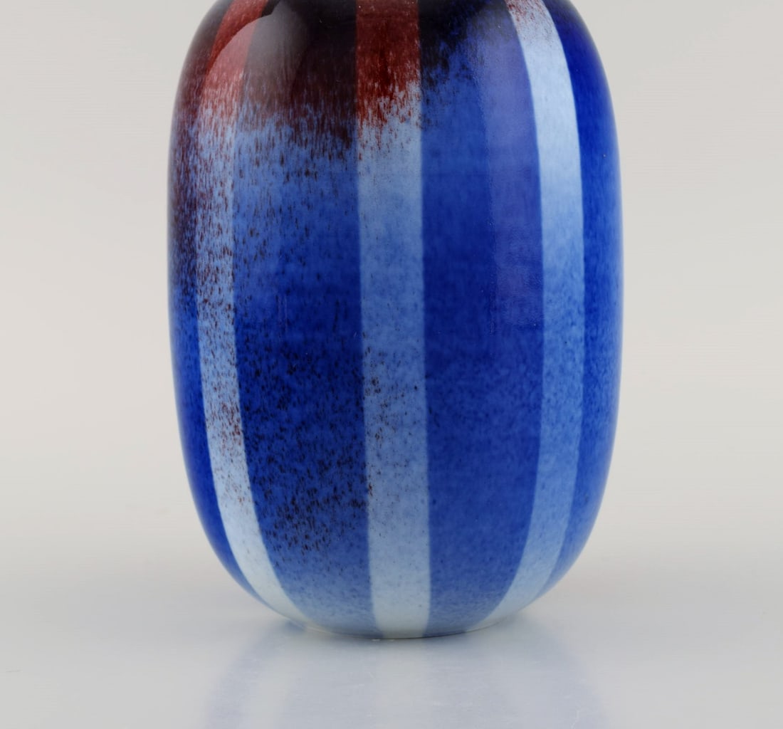 Suzanne ohlén for Rorstrand. Lidded jar in glazed stoneware. Beautiful glaze in shades of blue and - 6