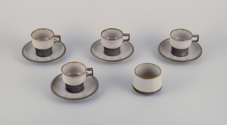 Bing & Grondahl. Four sets of Tema coffee cups with matching saucers and a sugar bowl in stoneware. (1 of 8)