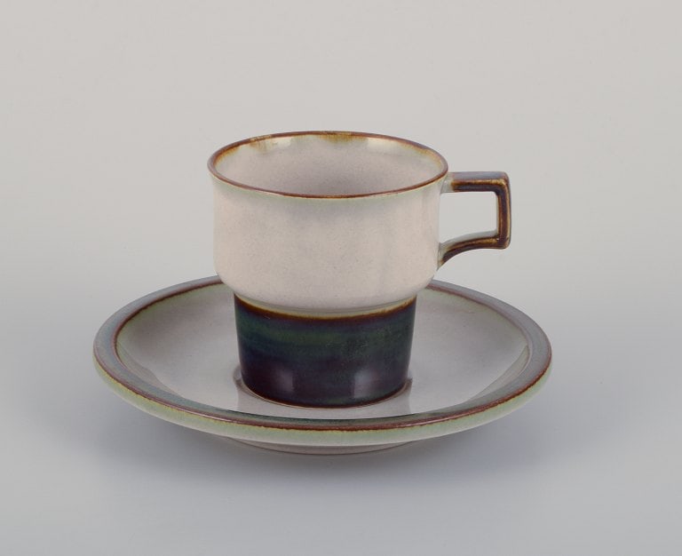 Bing & Grondahl. Four sets of Tema coffee cups with matching saucers and a sugar bowl in stoneware. - 2