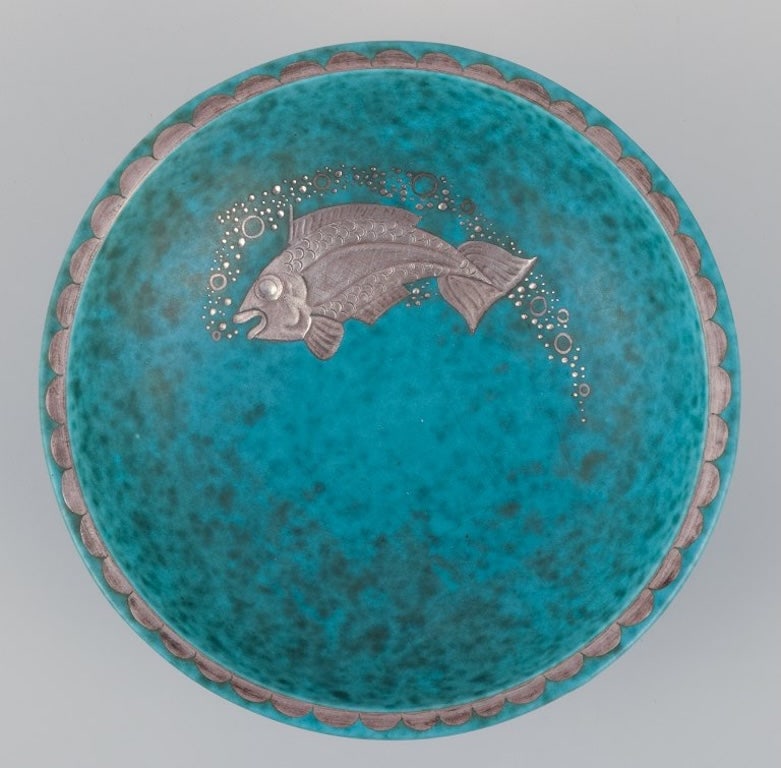 Wilhelm Kage for Gustavsberg, Sweden. A ceramic bowl from the "Argenta" series. Mid-20th century. - 3
