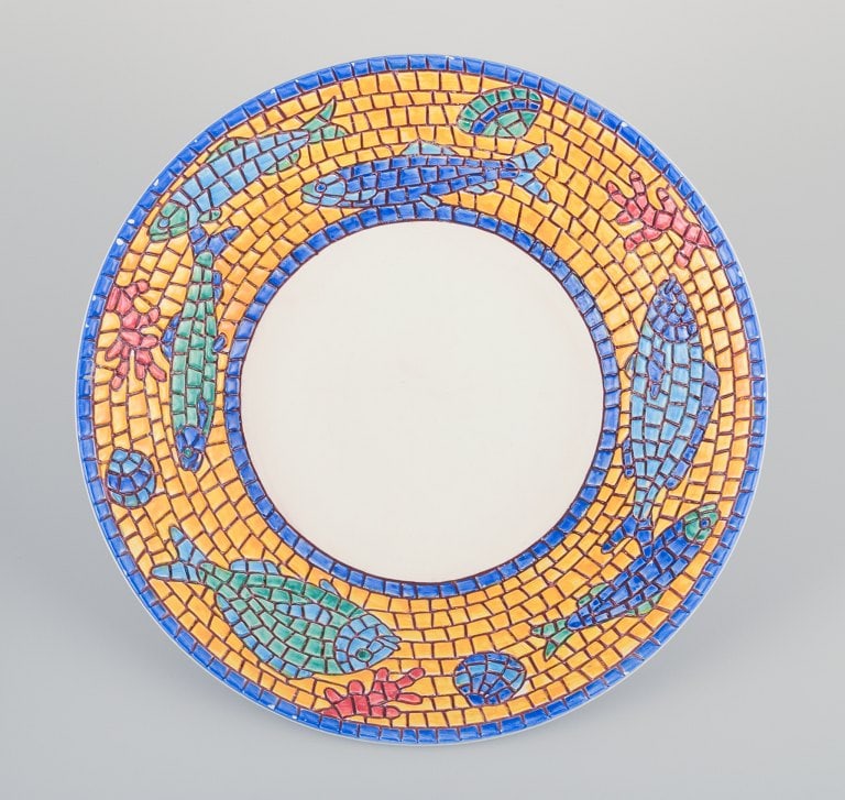 Vietri, italy. Set of three large deep plates and a rectangular dish in ceramic. Decorated with fish - 6