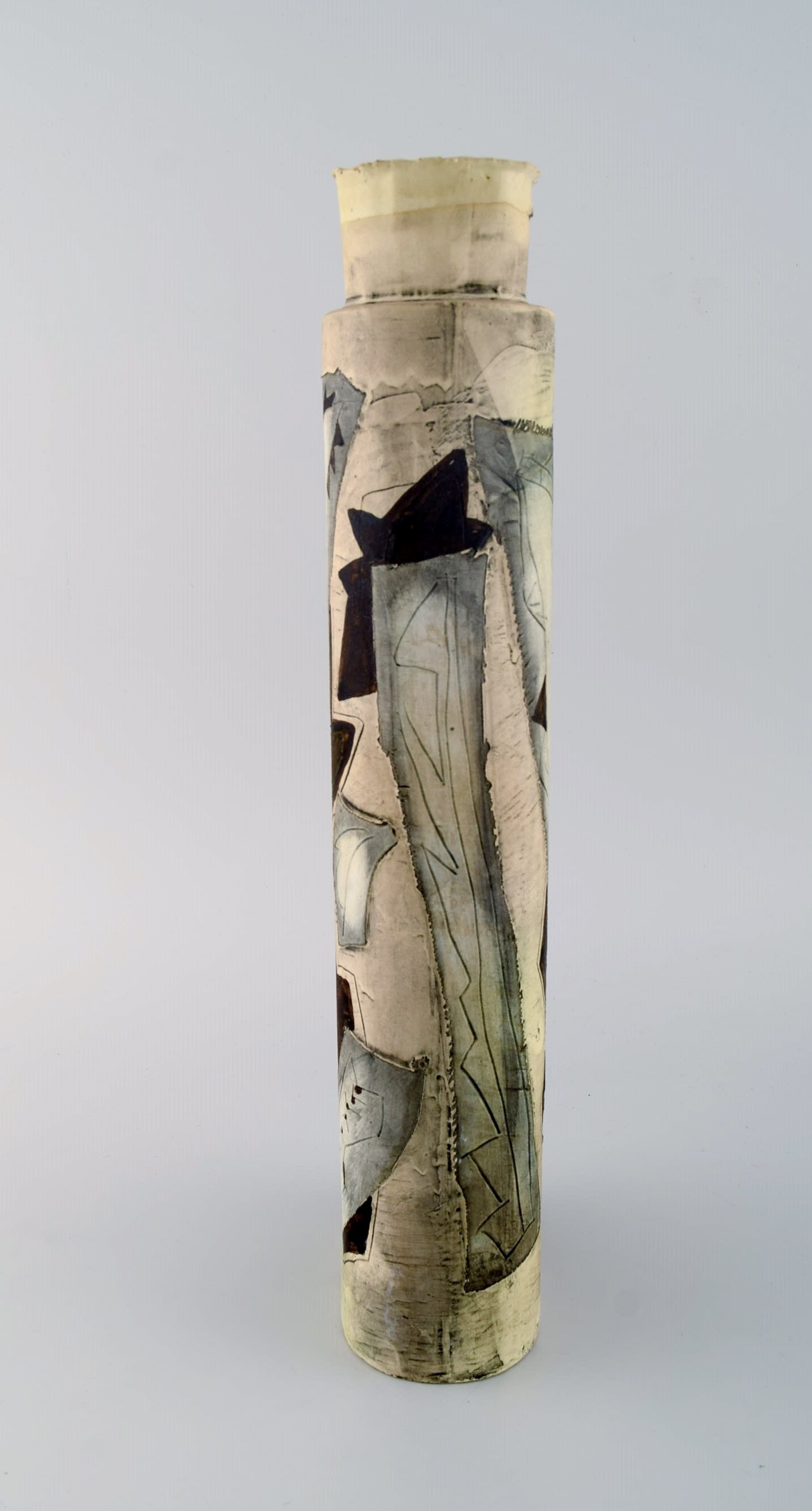 European studio ceramist. Unique vase in glazed pottery with hand-painted abstract motifs. 1960 / - 4