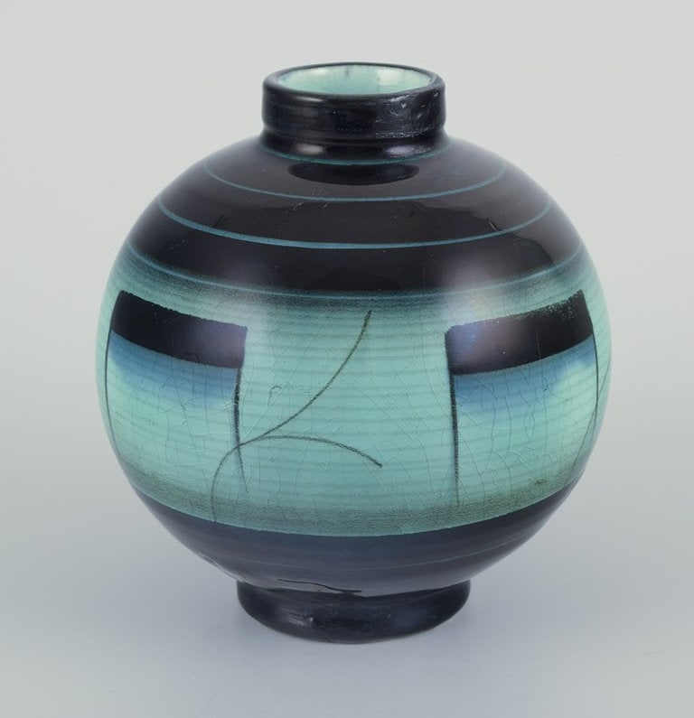 ilse Claesson for Rorstrand, Sweden. Vase in glazed faience. 1930s. - 2