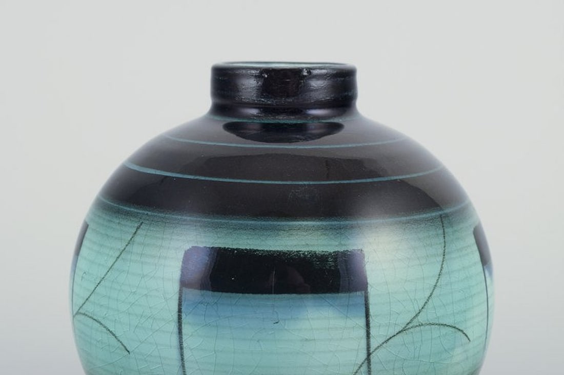 ilse Claesson for Rorstrand, Sweden. Vase in glazed faience. 1930s. - 3