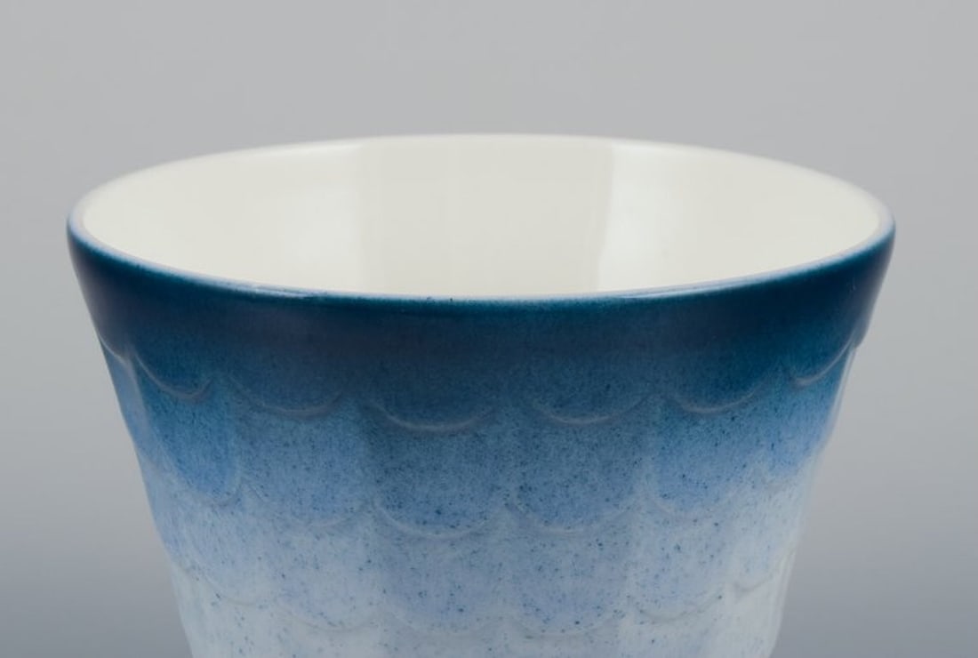 Wilhelm Kage for Gustavsberg, Sweden. Five porcelain plant pots. Glazed in orange and blue. 1960s. - 5