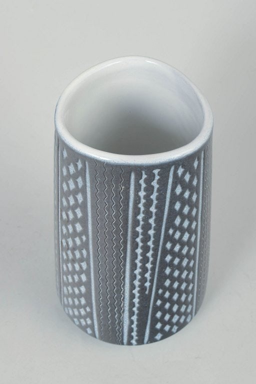 Mari Simmulson for Upsala Ekeby, Sweden. Cylindrical ceramic vase in grey-blue and white tones. - 2