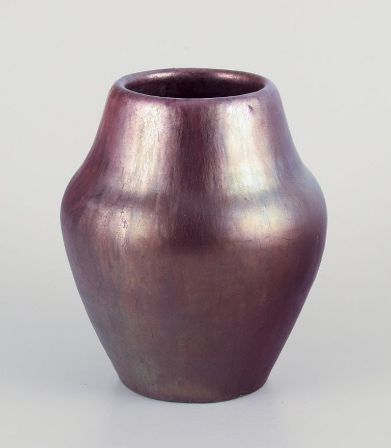 Soren Kongstrand, Danish ceramicist. Unique vase in shiny lustre glaze. Circa 1920. (1 of 7)