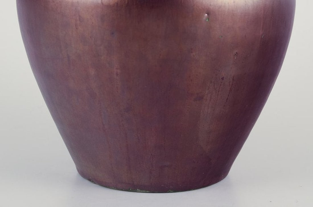 Soren Kongstrand, Danish ceramicist. Unique vase in shiny lustre glaze. Circa 1920. - 5