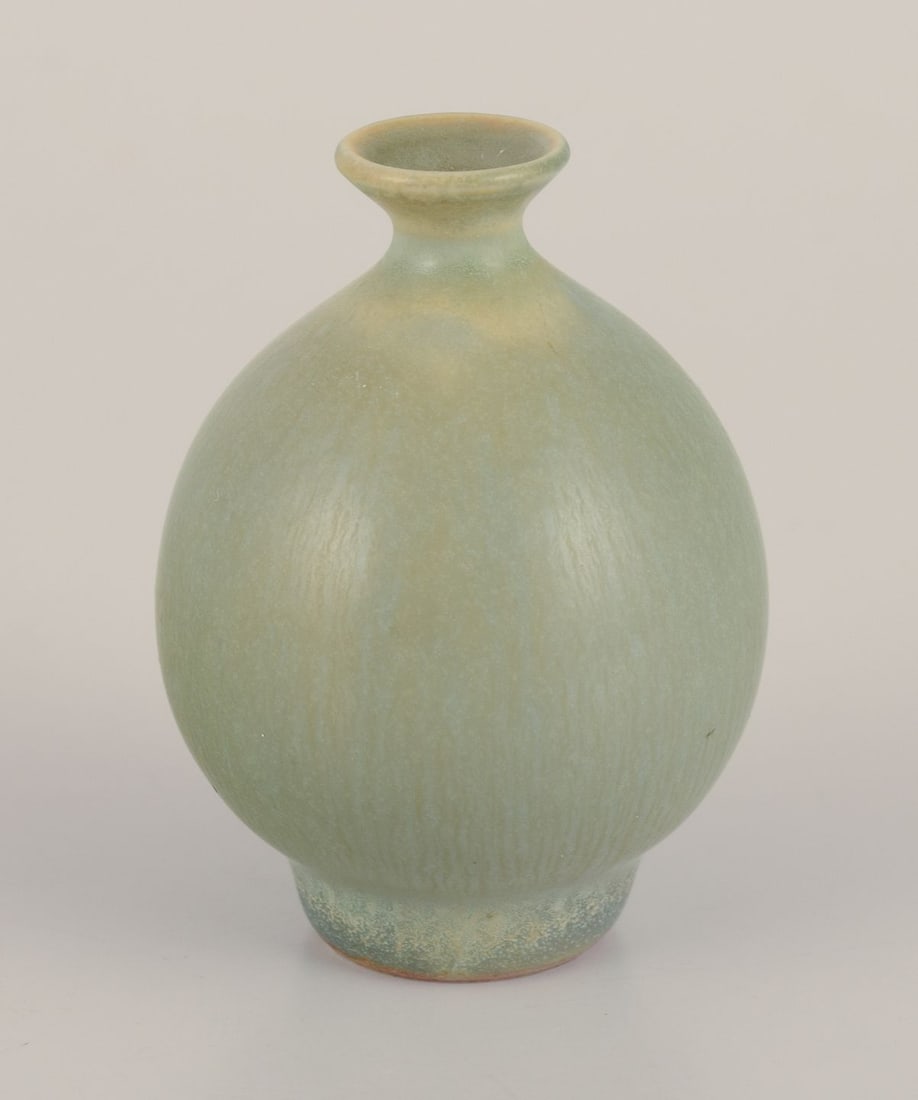Berndt Friberg for Gustavsberg Studio. Miniature vase in glazed ceramic. Mid-20th C. - 2