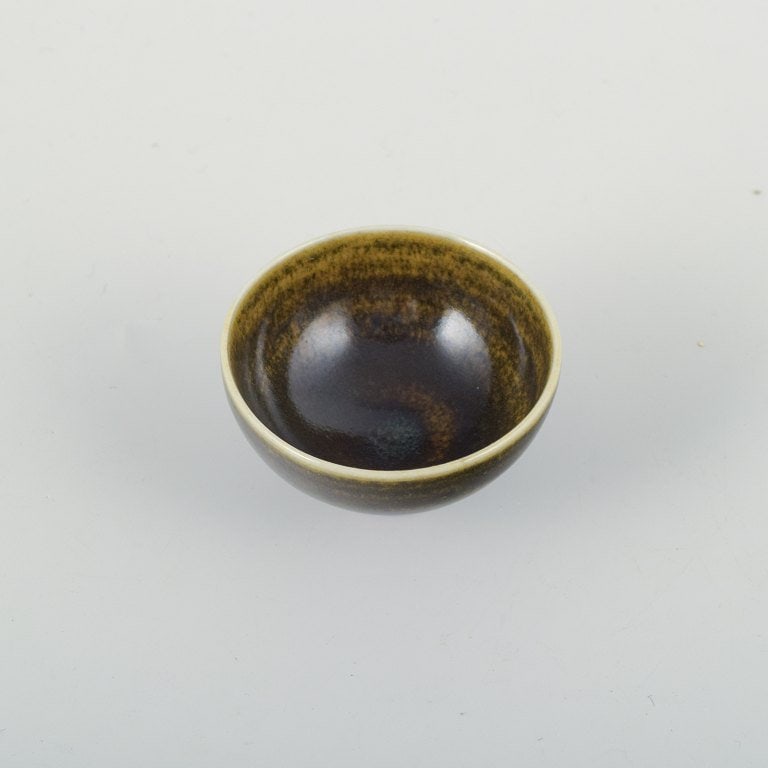 Berndt Friberg for Gustavsberg, Sweden. Small, elegant stoneware bowl with simple, balanced form. - 2