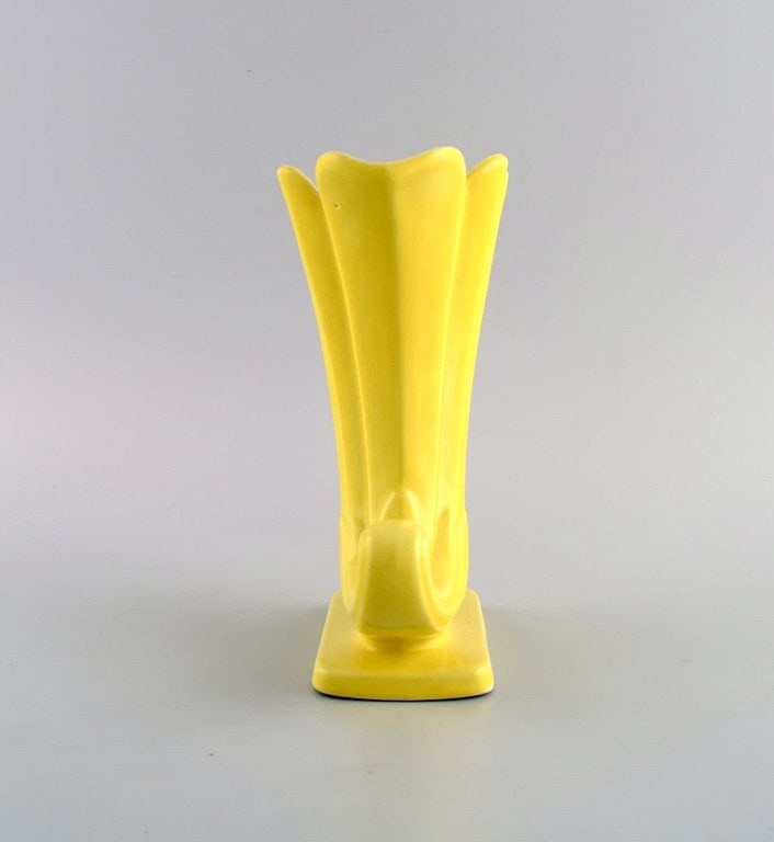 European studio ceramist. Unique vase in glazed ceramics. Beautiful glaze in shades of yellow. Mid - 4